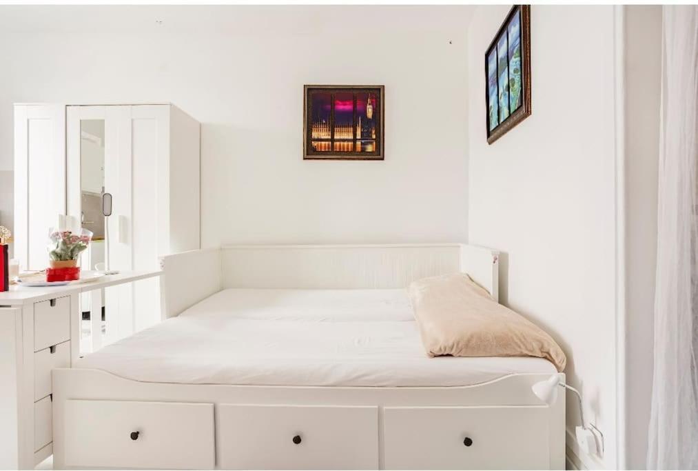 Paris Tourist Apartment, France Stains Exterior foto